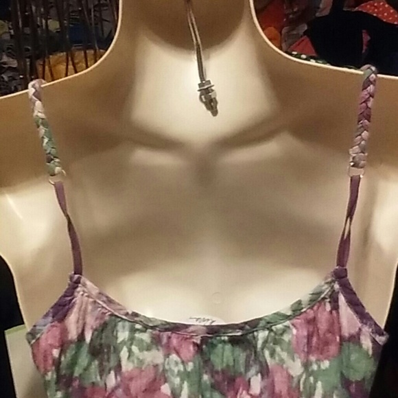 Kirra Women's size Medium Halter - Picture 7 of 7